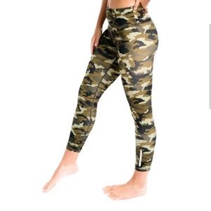 Zyia Active Green Camo Reflective Leggings